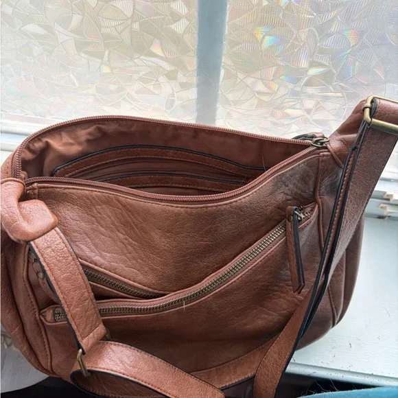 Bueno Brown Leather Shoulder Bag - Picture 3 of 13